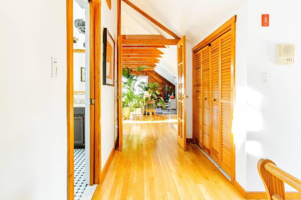 Urban Oasis In Hope Village 普罗维登斯 外观 照片